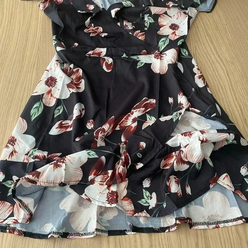 🆕Floral Ruffled Spaghetti Strap Mini Dress L🆕 - Picture 6 of 9